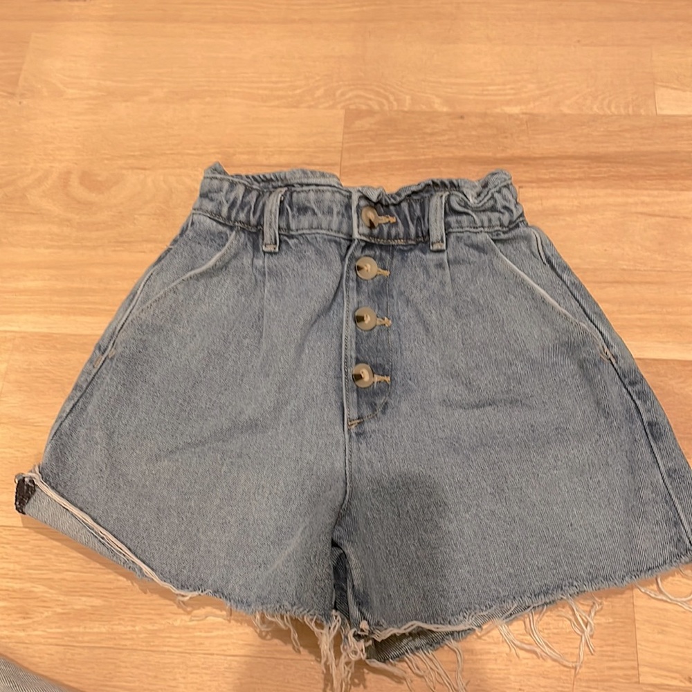 Zara pleated high waist baggy shorts
